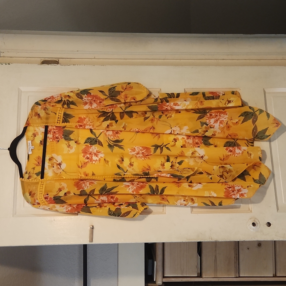 Beautiful Tropical Kimono with Detailing